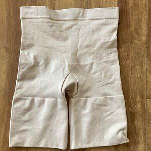 🌸Women’s High Waisted Body Shaper Shorts